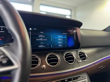 MERCEDES-BENZ E 400 d T 4Matic AMG Multibeam AHK Pano 4xSHZ