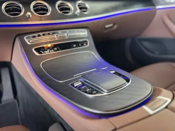 MERCEDES-BENZ E 400 d T 4Matic AMG Multibeam AHK Pano 4xSHZ