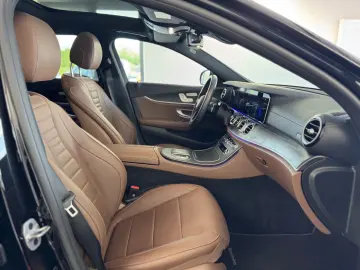 MERCEDES-BENZ E 400 d T 4Matic AMG Multibeam AHK Pano 4xSHZ