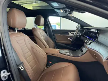 MERCEDES-BENZ E 400 d T 4Matic AMG Multibeam AHK Pano 4xSHZ