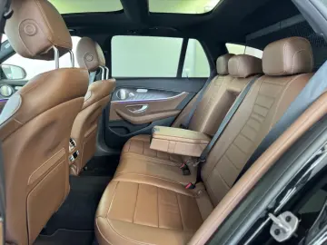 MERCEDES-BENZ E 400 d T 4Matic AMG Multibeam AHK Pano 4xSHZ