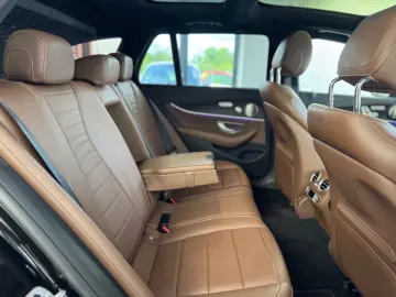 MERCEDES-BENZ E 400 d T 4Matic AMG Multibeam AHK Pano 4xSHZ