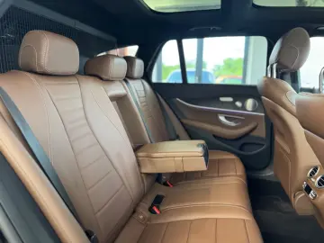 MERCEDES-BENZ E 400 d T 4Matic AMG Multibeam AHK Pano 4xSHZ