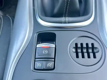 Renault Kadjar Intense Faruri Unghi mort Rate Garantie