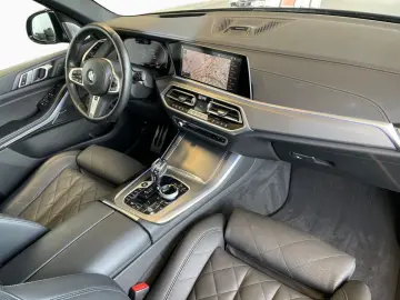 BMW X5 xDr 40dA M Sport 22 Pano 2.Achs AHK Laser B&W