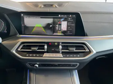 BMW X5 xDr 40dA M Sport 22 Pano 2.Achs AHK Laser B&W
