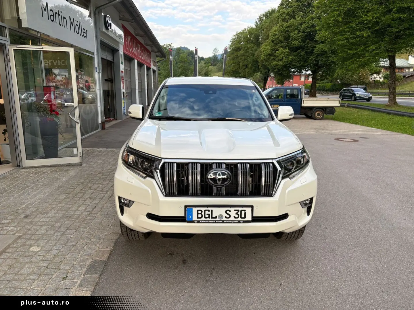 TOYOTA Land Cruiser Executive
