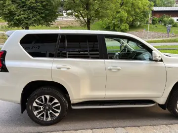TOYOTA Land Cruiser Executive