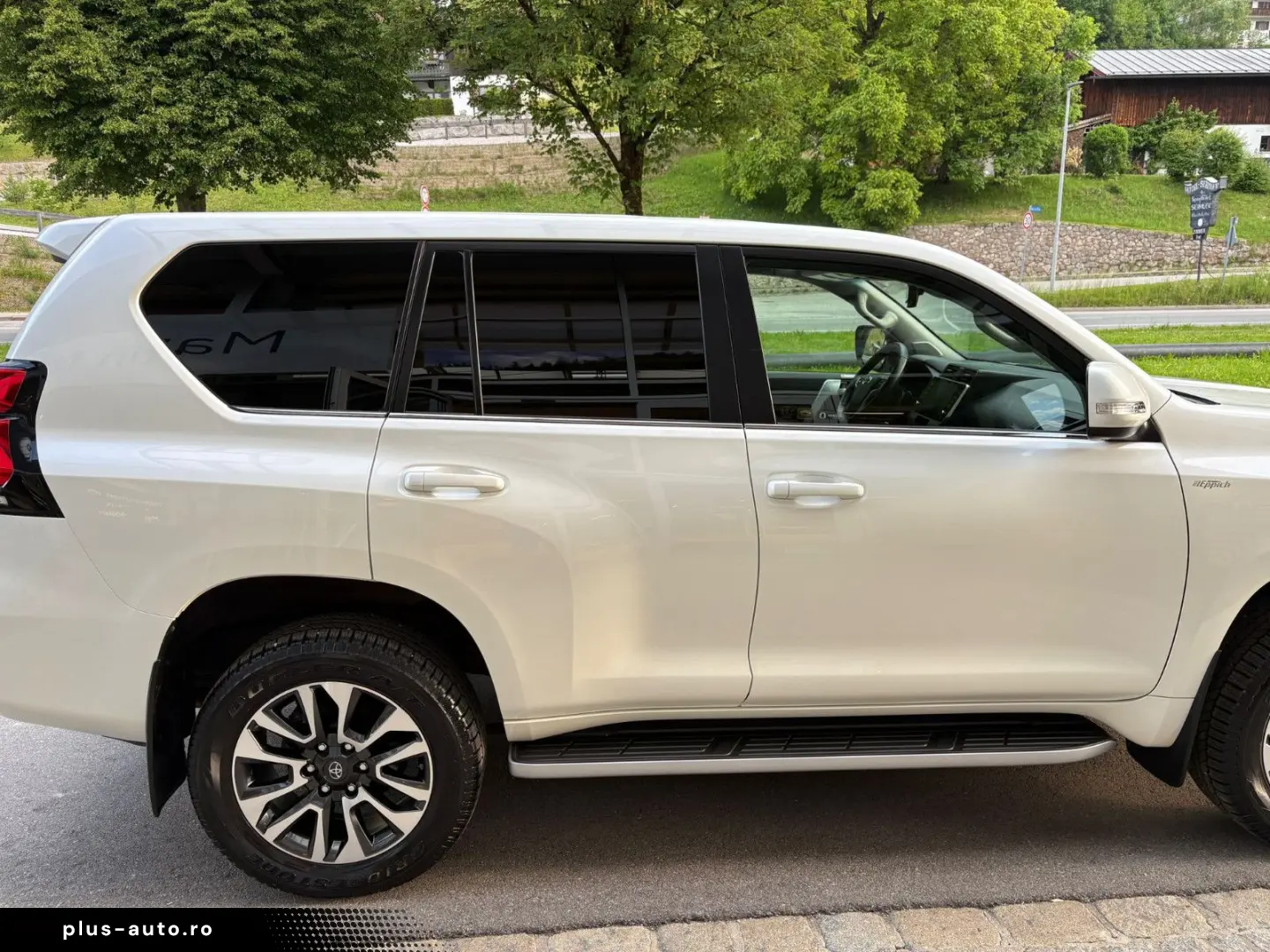 TOYOTA Land Cruiser Executive