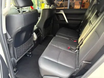 TOYOTA Land Cruiser Executive