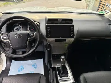 TOYOTA Land Cruiser Executive