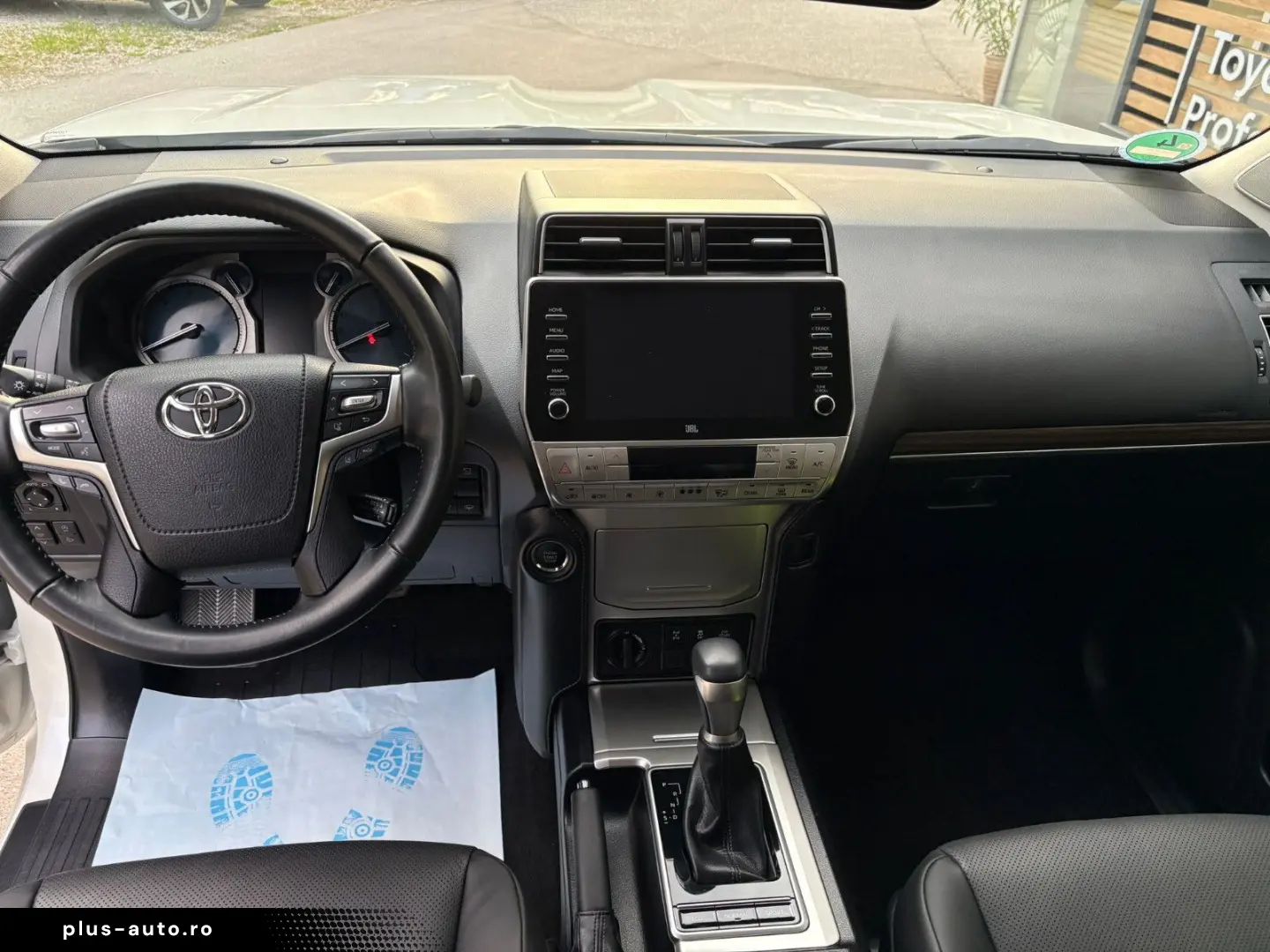 TOYOTA Land Cruiser Executive