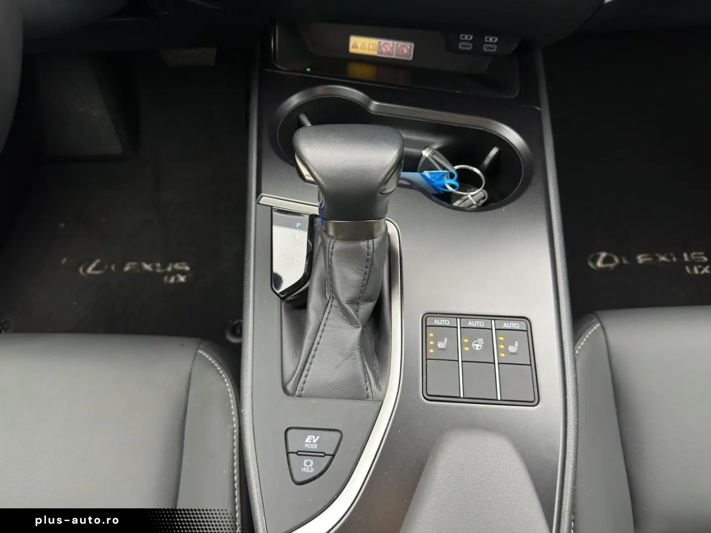 LEXUS UX 250h F-SPORT-D. 1.HD ALLW.REIF   15J-GARANTIE