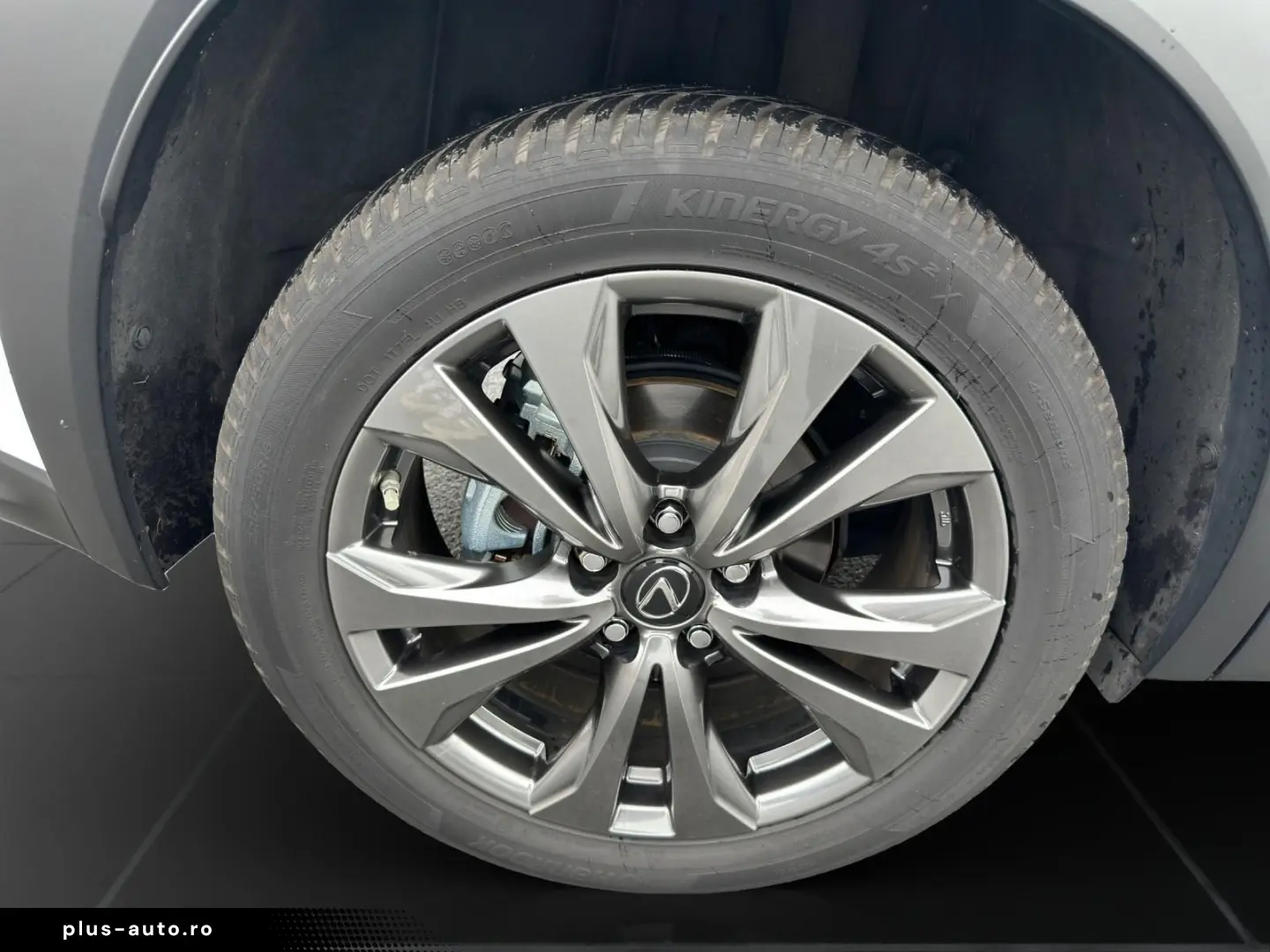 LEXUS UX 250h F-SPORT-D. 1.HD ALLW.REIF   15J-GARANTIE