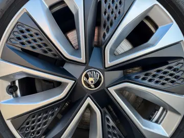 SKODA Karoq 2.0l TDI DSG 4x4 STYLE