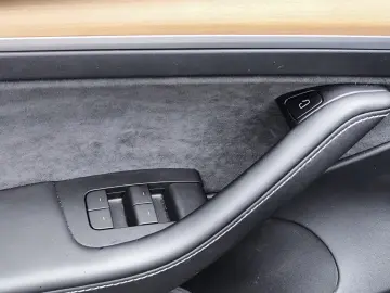 TESLA Model 3 LR Dual AWD PANO STDHZ LED KAM NAVI ACC