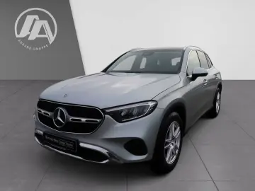 MERCEDES-BENZ GLC 220d 4M Avantgarde Distr LED 360 Kam Pano