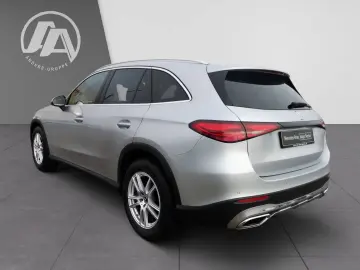 MERCEDES-BENZ GLC 220d 4M Avantgarde Distr LED 360 Kam Pano