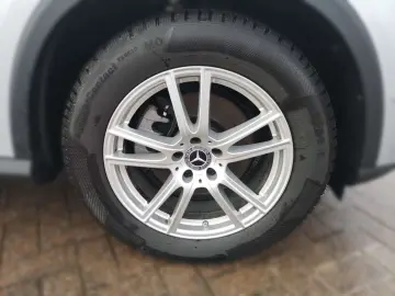 MERCEDES-BENZ GLC 220d 4M Avantgarde Distr LED 360 Kam Pano