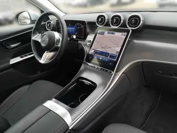 MERCEDES-BENZ GLC 220d 4M Avantgarde Distr LED 360 Kam Pano