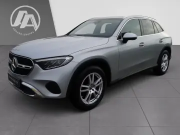 MERCEDES-BENZ GLC 220d 4M Avantgarde Distr LED 360 Kam Pano