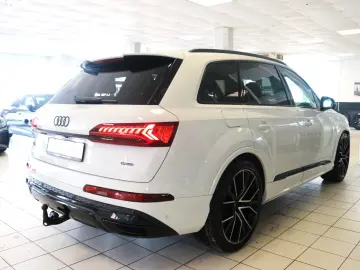 AUDI Q7  S-Line competition plus Laser Pano 7-Sitzer
