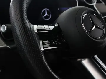 MERCEDES-BENZ GLC 300 d 4M AMG Distronic AHK Kamera LED