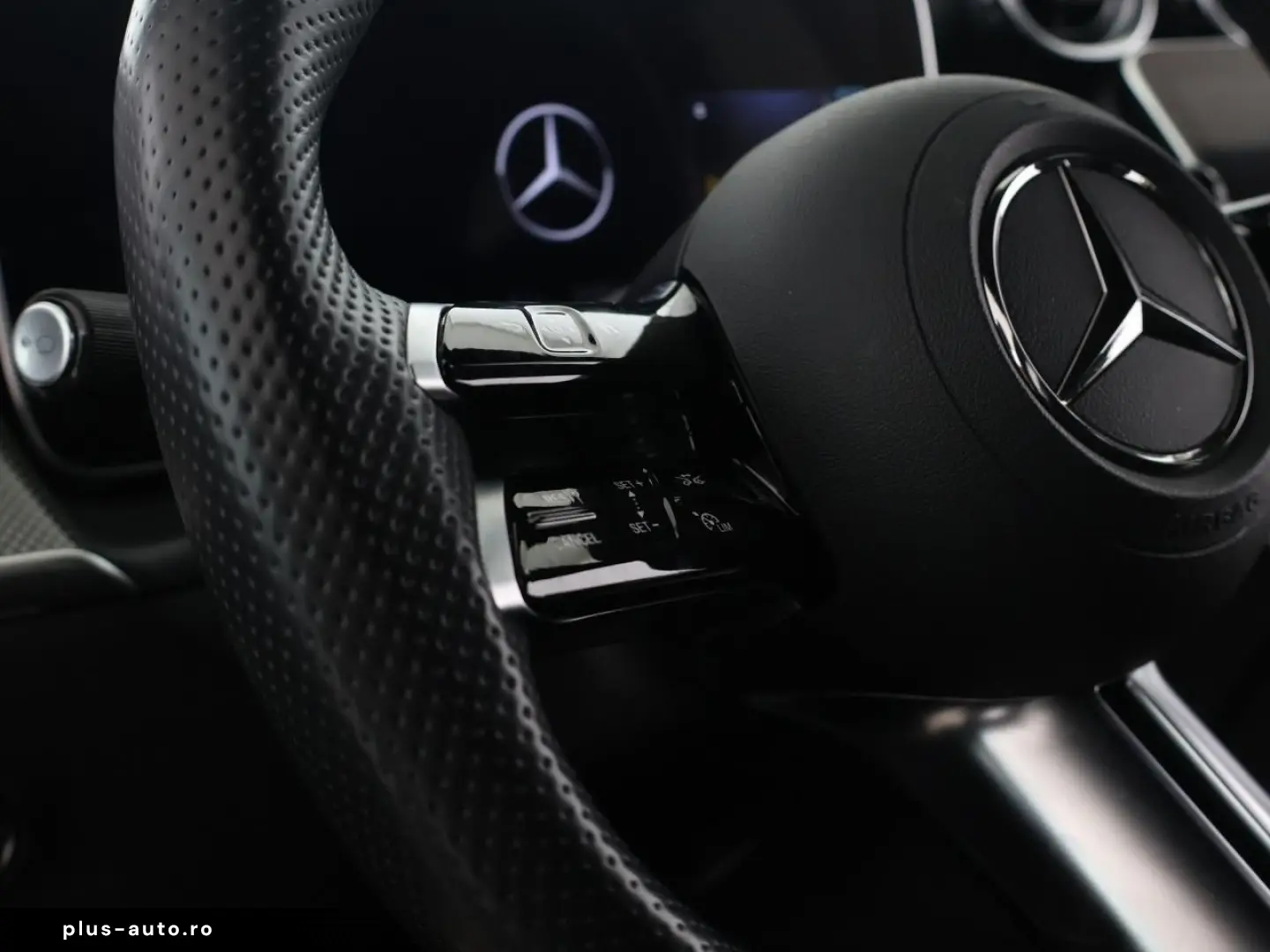 MERCEDES-BENZ GLC 300 d 4M AMG Distronic AHK Kamera LED