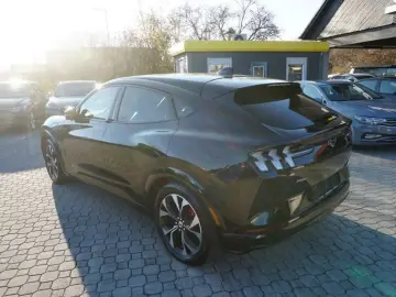 Ford Mustang Mach E AWD