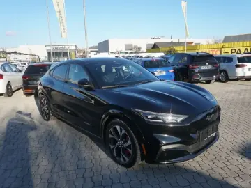 Ford Mustang Mach E AWD