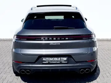 PORSCHE Cayenne 3.0 V6  MATRIX PANO HUD 360 CAM BOSE