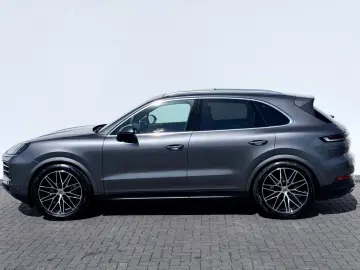 PORSCHE Cayenne 3.0 V6  MATRIX PANO HUD 360 CAM BOSE