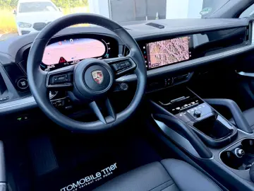 PORSCHE Cayenne 3.0 V6  MATRIX PANO HUD 360 CAM BOSE