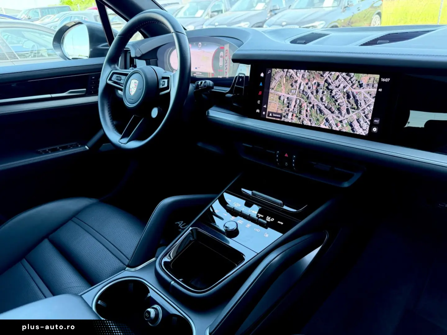 PORSCHE Cayenne 3.0 V6  MATRIX PANO HUD 360 CAM BOSE
