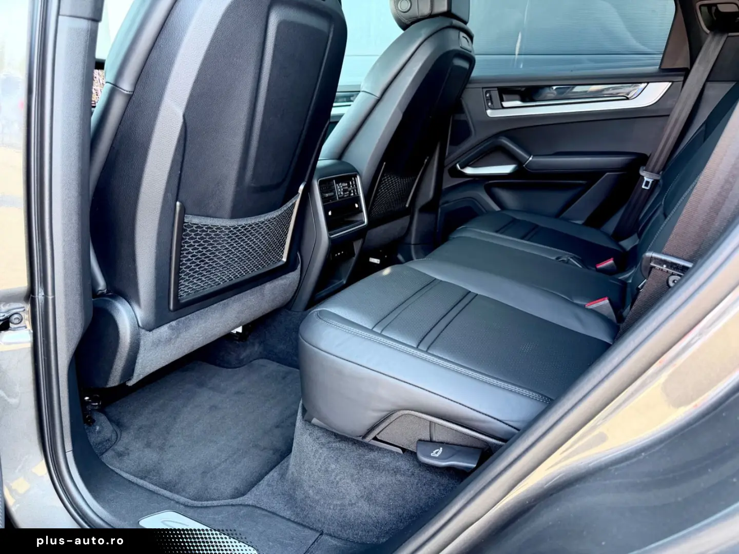 PORSCHE Cayenne 3.0 V6  MATRIX PANO HUD 360 CAM BOSE