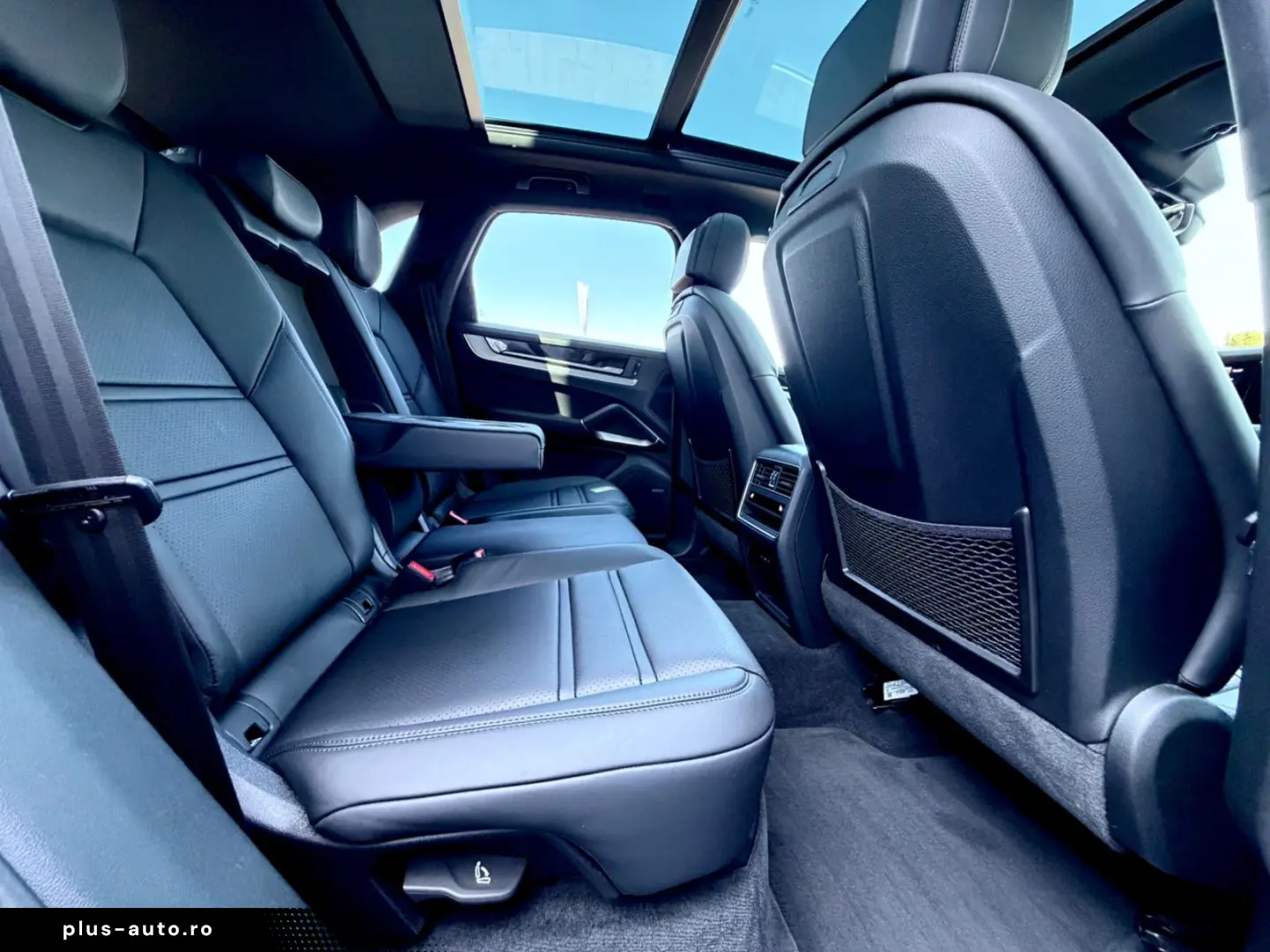 PORSCHE Cayenne 3.0 V6  MATRIX PANO HUD 360 CAM BOSE