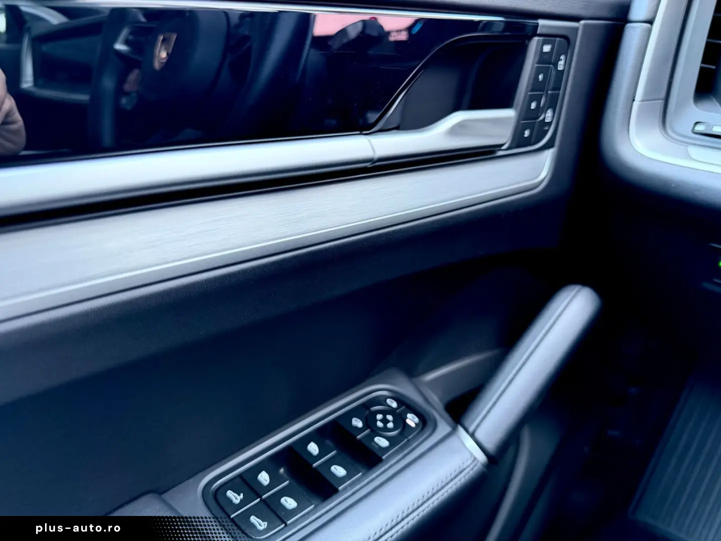 PORSCHE Cayenne 3.0 V6  MATRIX PANO HUD 360 CAM BOSE