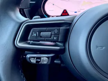 PORSCHE Cayenne 3.0 V6  MATRIX PANO HUD 360 CAM BOSE