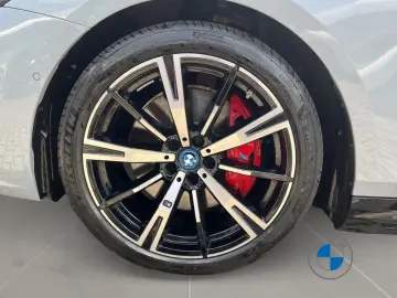 BMW i5 M60 xDrive M Sport Pro 20  DA PA Prof Pano