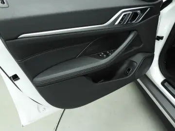 BMW i4 Gran Coupé eDrive40   LED   Leder   HUD   Spo