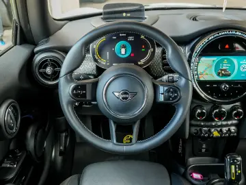 Mini Cooper SE Electric auto