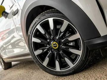 Mini Cooper SE Electric auto