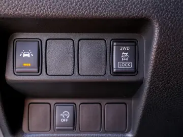 NISSAN QASHQAI TEKNA 4WD