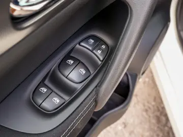 NISSAN QASHQAI TEKNA 4WD