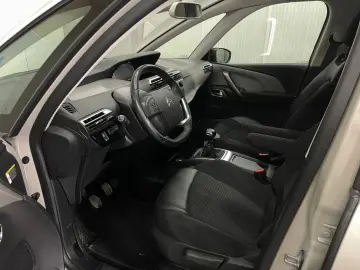Citroen C4-Grand-Space-Tourer