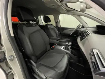 Citroen C4-Grand-Space-Tourer