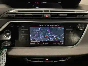 Citroen C4-Grand-Space-Tourer