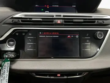 Citroen C4-Grand-Space-Tourer