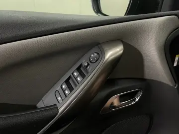 Citroen C4-Grand-Space-Tourer