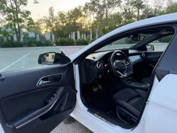 Mercedes-Benz Cla-180